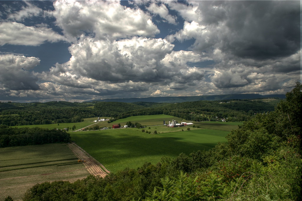 Hudson Valley Farms Source: "Benton farms HDR" by thaddselden is licensed under CC BY-SA 2.0